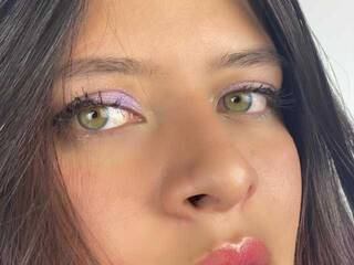 Эротический видеочат Emma-Pretty