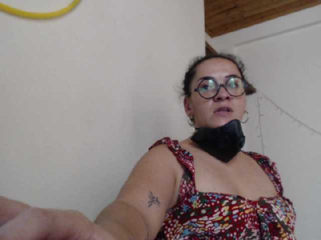 Скриншоты трансляции EmmaCharlotte