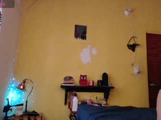 Эротический видеочат EmmaHenderson