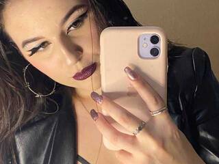 Эротический видеочат EmmaNeuman