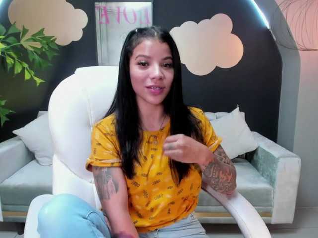Скриншоты трансляции EmmaRussellx