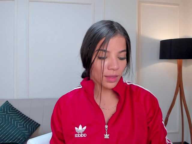 Скриншоты трансляции EmmaRussellx