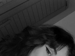 Эротический видеочат Emyli-rousse-