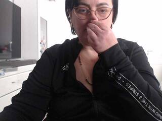 Эротический видеочат Emyllywhite