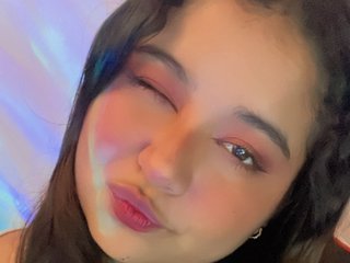 Эротический видеочат EmyRose