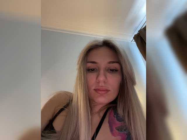 Скриншоты трансляции EnlivenLuv