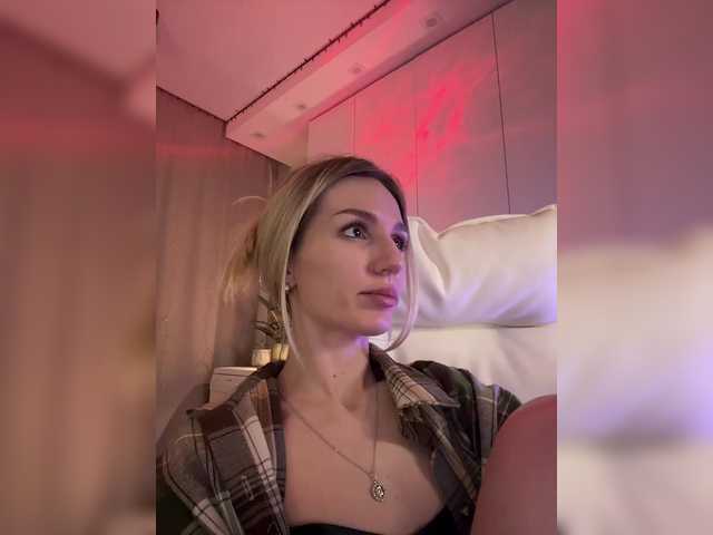 Скриншоты трансляции EnlivenLuv