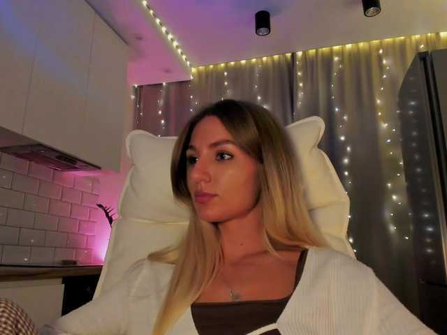 Скриншоты трансляции EnlivenLuv