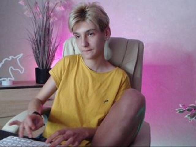 Скриншоты трансляции ErikaLis