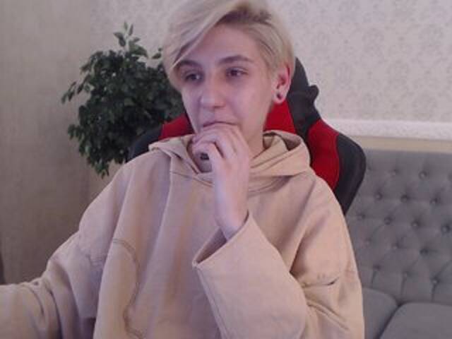 Скриншоты трансляции ErikaLis