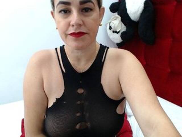 Скриншоты трансляции EvaMartinelli