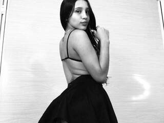 Эротический видеочат Evangeline18