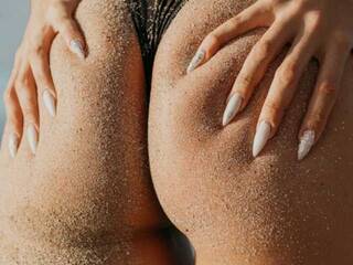 Эротический видеочат Evelynne---Lisa