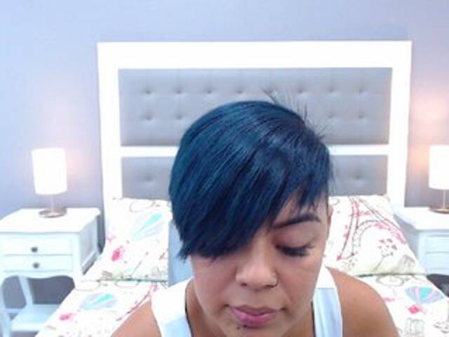 Скриншоты трансляции EvelynOwens