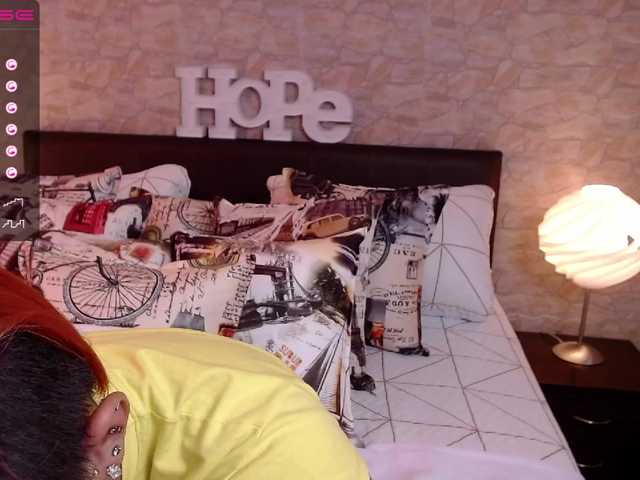 Скриншоты трансляции EvelynOwens