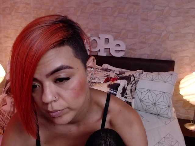 Скриншоты трансляции EvelynOwens