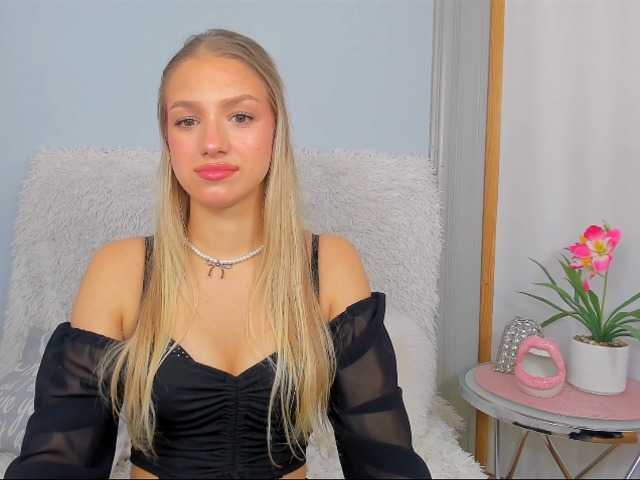 Фотографии EvetteCute hey love ! do u want spend time with me anymore? #young #horny #tits #naughty #bigass #feet #femdom #findom #hot #teen #naughty #lovense #cei #joi #blonde #c2c #cute