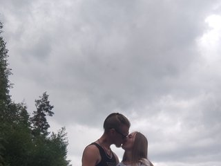 Эротический видеочат F0XandM00N