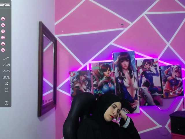 Скриншоты трансляции FarihaBilal