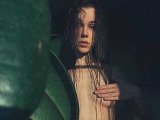 Эротический видеочат FemaleJesus1