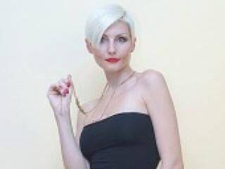 Эротический видеочат foxi1010