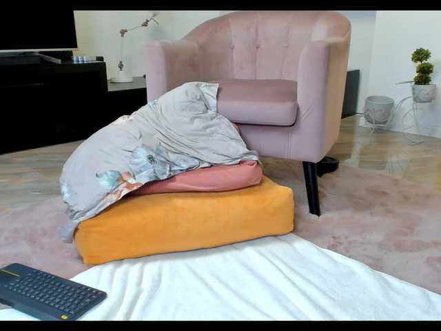 Скриншоты трансляции Foxyee