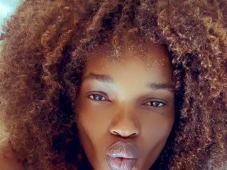 Эротический видеочат FreakkyAira