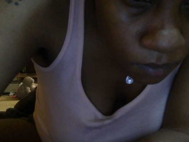 Скриншоты трансляции FreakyFeFe