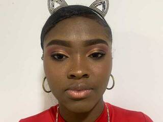 Эротический видеочат GirlQueen