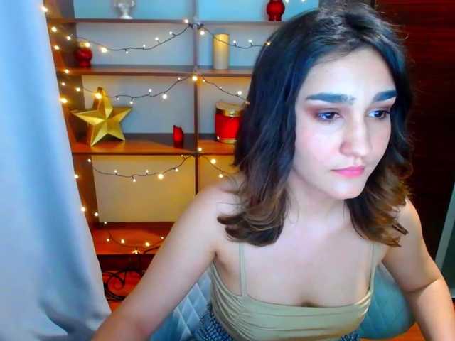 Фотографии GoldeneHeart hello guys, I have new white underwear and white stockings, I will be glad to show in private, chat and fun) kiss! guys help me reach the goal 8000 tokens left