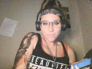 Эротический видеочат Harlemhotshot