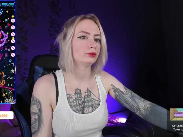 Фотографии HelenCarter lets play hehe :D tip menu and pvt open! #tattoo #blond #ohmibod #anal #french