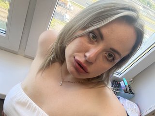 Эротический видеочат HollyDoll