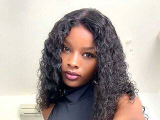 Эротический видеочат Hornylilbirdie