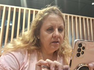 Эротический видеочат HOTBABYSUCKS1