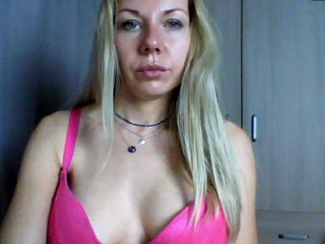 Фотографии HotDiana4U Sexy blond hottie - big natural tits - great ass - i love sex!,)