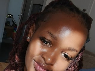 Эротический видеочат hotsaucie1