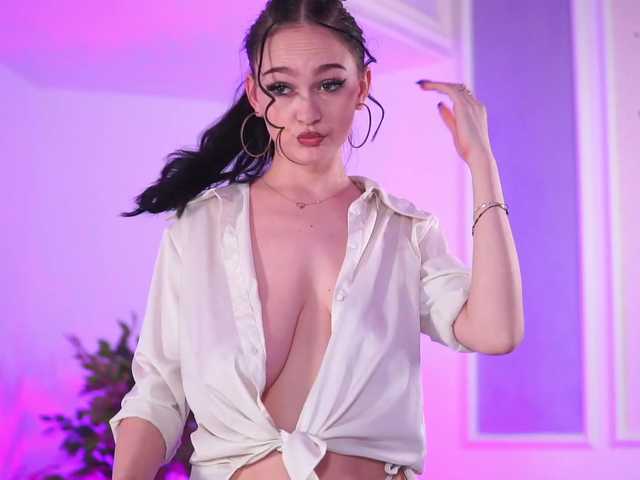 Скриншоты трансляции HotSkinnyX