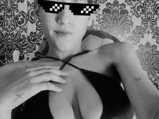 Эротический видеочат HottAlexxxa