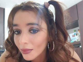 Эротический видеочат hugetits83xxx