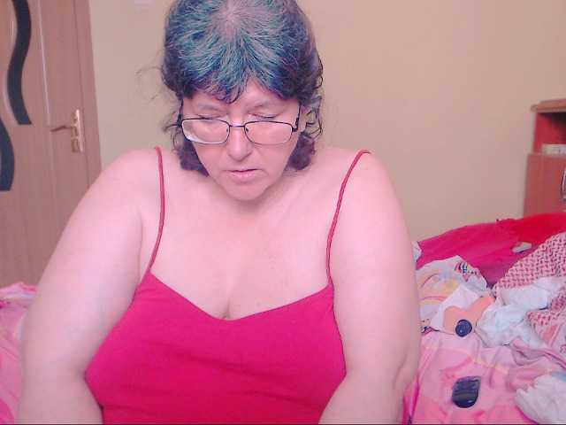 Скриншоты трансляции HugeTitsXXX