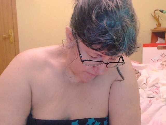 Скриншоты трансляции HugeTitsXXX