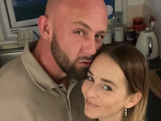 Эротический видеочат HunterandEsme