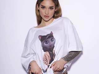 Эротический видеочат IamToxicRoxy