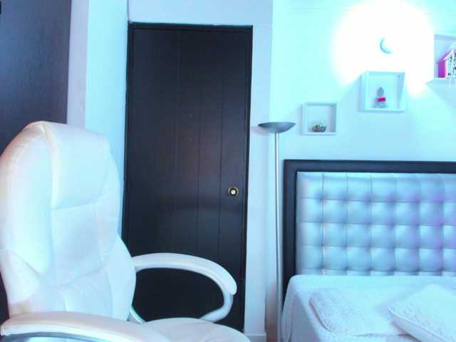 Скриншоты трансляции ImCharlotteX