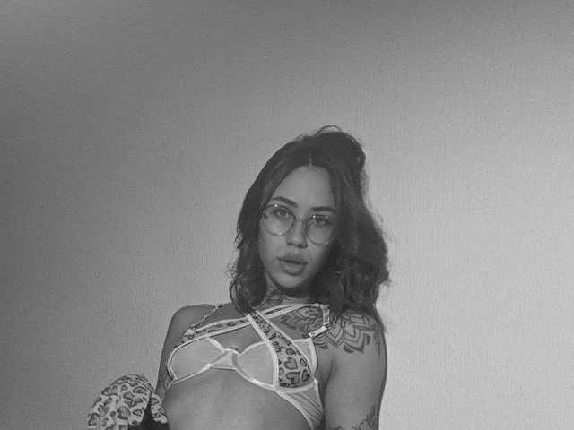 Фотография профиля v_-_-_v