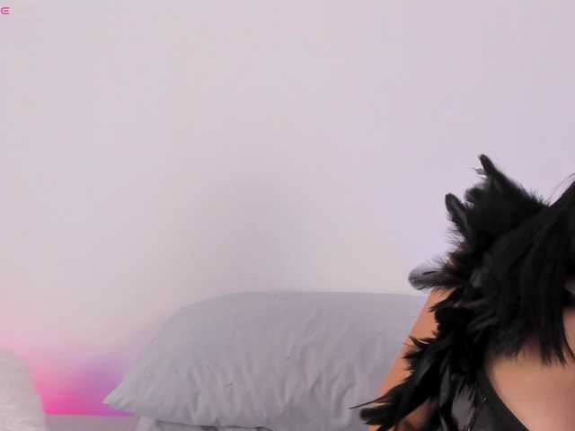 Скриншоты трансляции IvonneDuarte