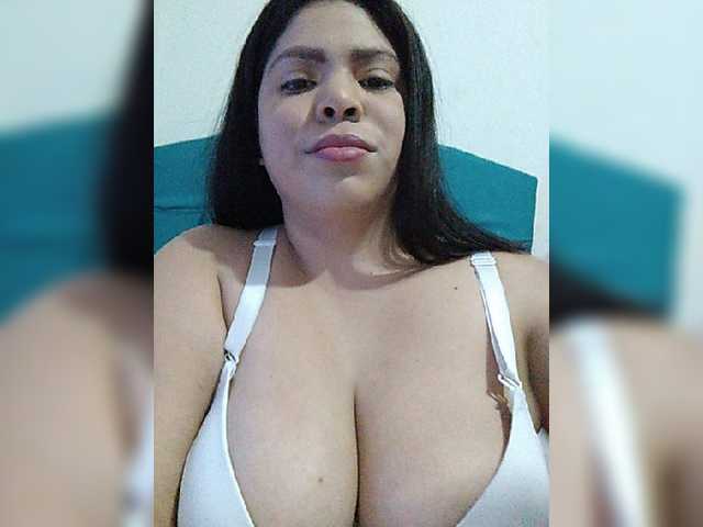 Скриншоты трансляции Jazminhot