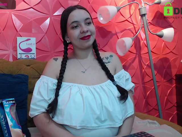 Фотографии JennaClancy Welcome to my pleasure room, I hope that today we can make a great explosion of cum together.!!!!