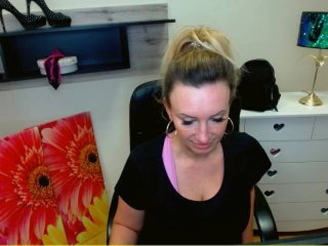 Скриншоты трансляции JennyTheOnex